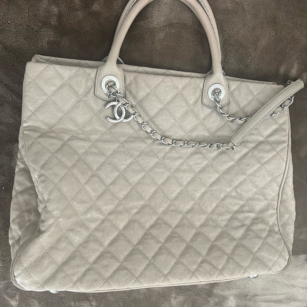 Chanel tote bag